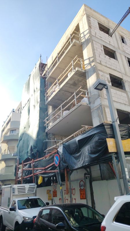 אחים לבנייה